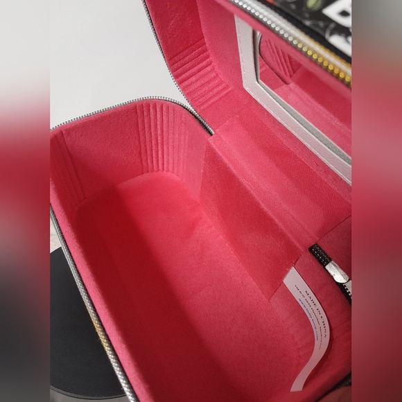 Betty Boop 2pc Cherry Print Tote with Mini Cosmetic Case - Picture 6 of 13